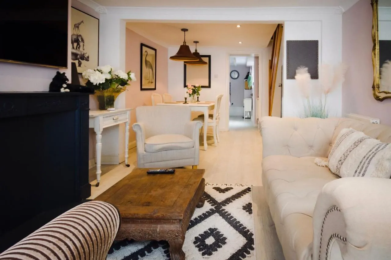 Salt Life Cottage Brighton